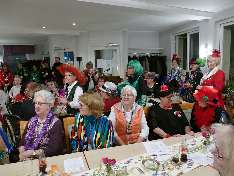 Frauenkarneval der kfd im Landhotel Weinrich (Foto: Karl-Franz Thiede)